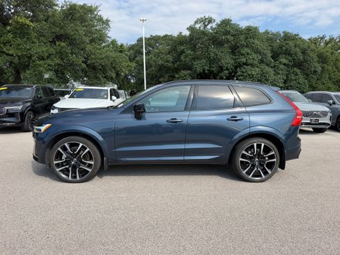 Certified 2024 Volvo XC60 B5 Ultimate w/ Climate Package AWD/4WD image 3
