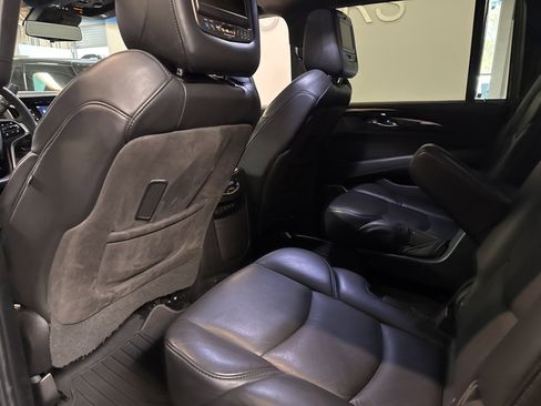 Used 2017 Cadillac Escalade ESV Platinum image 15