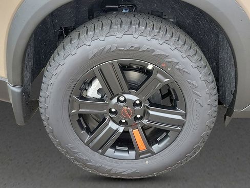 Used 2025 Nissan Rogue SV image 20