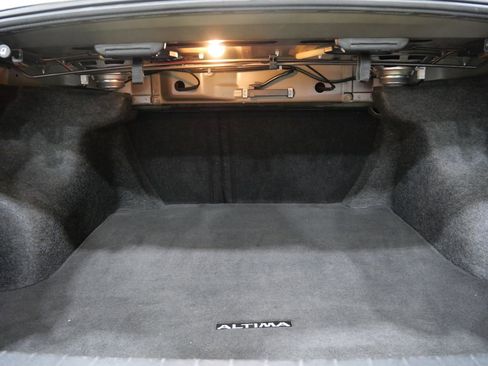 Used 2024 Nissan Altima 2.5 SV image 23