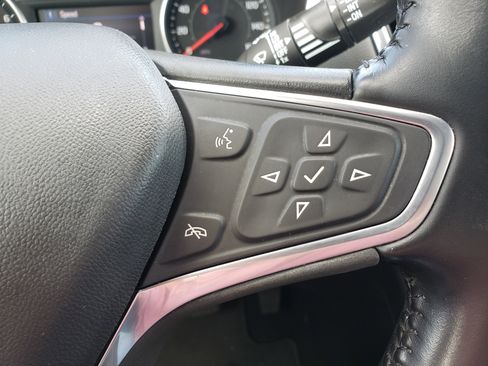 Used 2022 Chevrolet Equinox LT w/ Driver Convenience Package FWD image 17