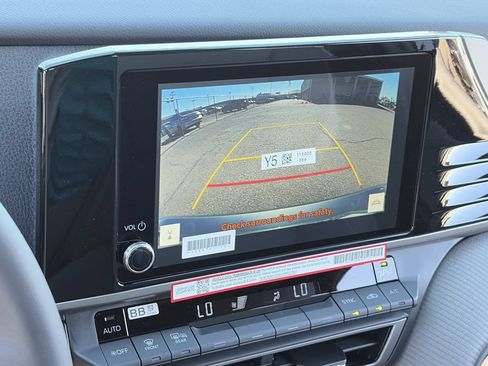 New 2026 Toyota Camry Hybrid FWD image 15