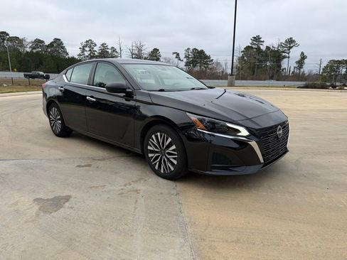 Used 2024 Nissan Altima 2.5 SV image 7