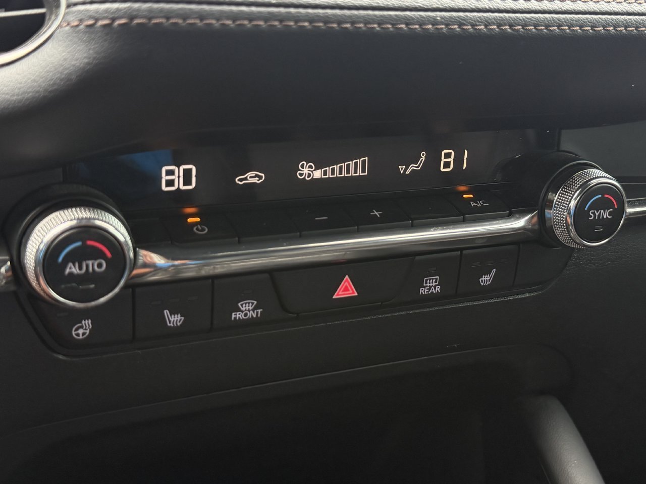 Used 2022 MAZDA MAZDA3 s AWD/4WD image 19