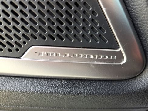 Used 2025 Kia Telluride S FWD image 35