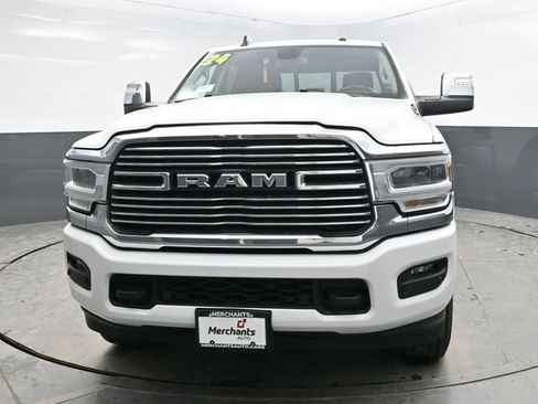Used 2024 RAM 2500 Laramie AWD/4WD image 2