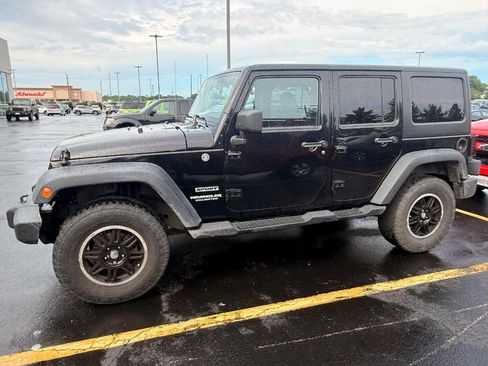 Used 2011 Jeep Wrangler Unlimited Sport AWD/4WD image 4
