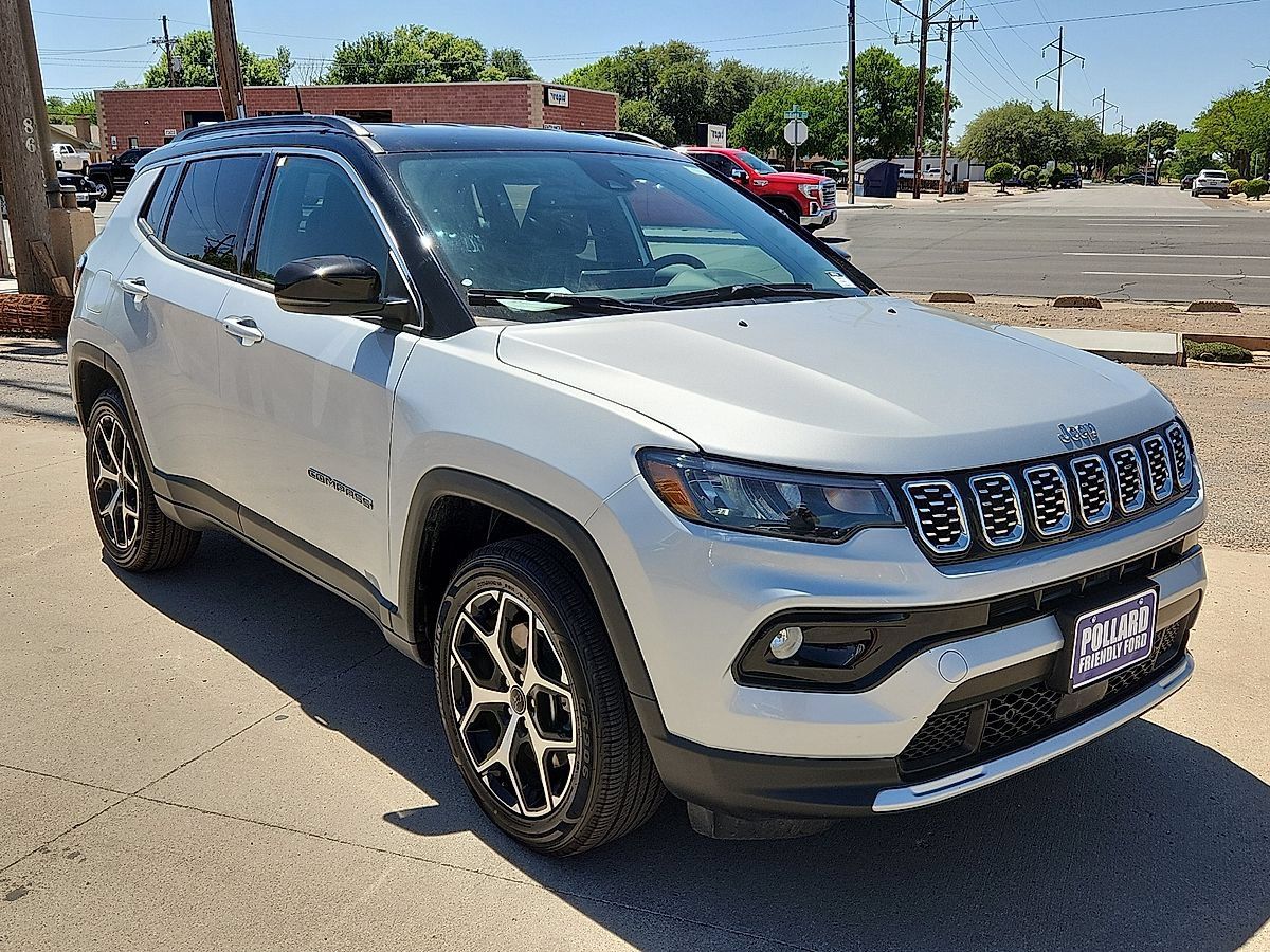 Used 2025 Jeep Compass Limited AWD/4WD image 4