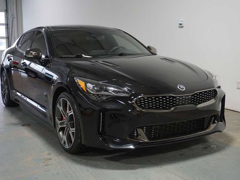 Used 2021 Kia Stinger GT2 image 4