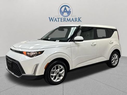 Used 2025 Kia Soul LX w/ LX Technology Package FWD image 1