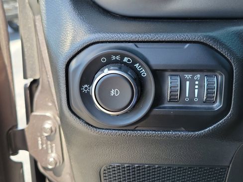 Used 2022 Jeep Wrangler Unlimited Sport w/ Sun And Sound Package AWD/4WD image 25