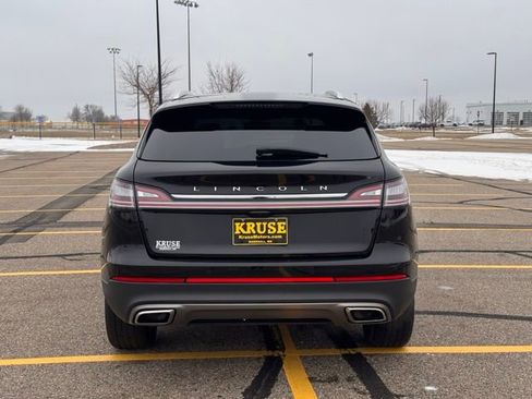 Used 2023 Lincoln Nautilus Reserve w/ Monochromatic Package image 31