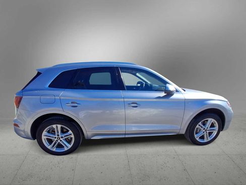Certified 2024 Audi Q5 e Premium w/ Convenience Package image 9