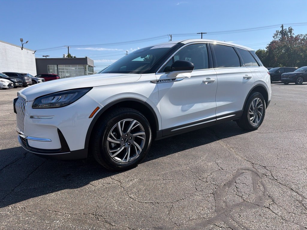 Used 2023 Lincoln Corsair FWD image 4