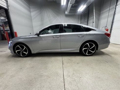 Used 2019 Honda Accord Sport image 4
