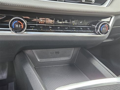 New 2026 Chevrolet Equinox LT w/ Convenience Package II image 24