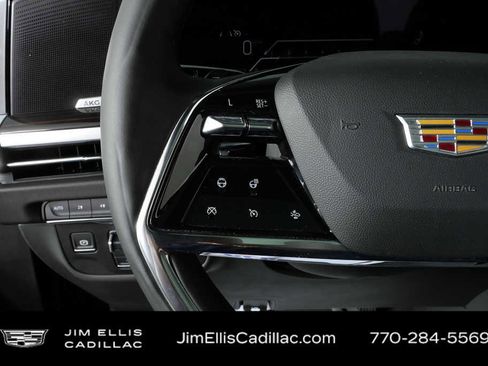 Used 2025 Cadillac Escalade ESV Premium Luxury w/ LPO, Floor Liner Package image 10