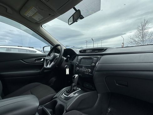 Used 2018 Nissan Rogue S image 21