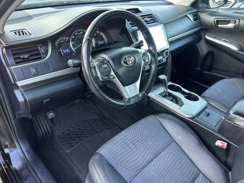 Used 2012 Toyota Camry SE FWD image 5