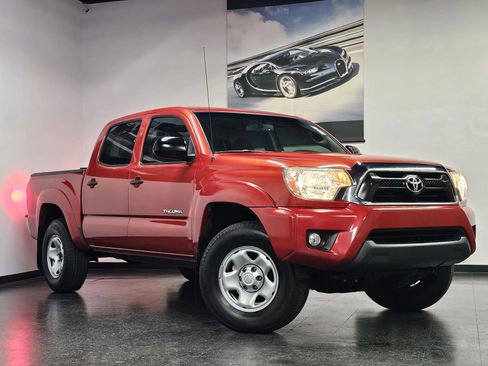 Used 2013 Toyota Tacoma PreRunner w/ SR5 Pkg RWD image 1