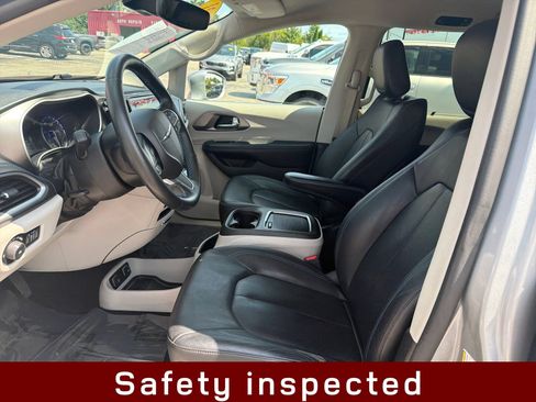 Used 2021 Chrysler Pacifica Touring-L FWD image 10
