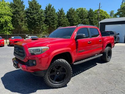 Used 2017 Toyota Tacoma TRD Sport w/ Tow Package (A/T)