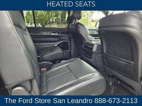Used 2022 Jeep Wagoneer Series III w/ Premium Group I AWD/4WD image 15