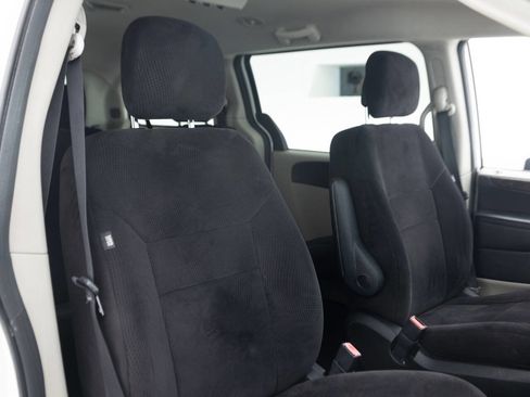 Used 2011 Dodge Grand Caravan Express FWD image 28