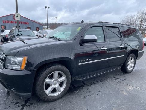 Used 2012 Chevrolet Suburban LTZ image 4