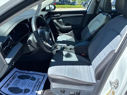 Certified 2026 Volkswagen Jetta SE FWD image 10
