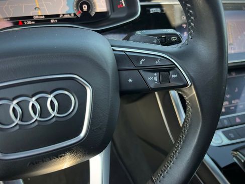 Used 2019 Audi Q8 Premium image 31