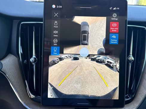 New 2026 Volvo XC60 B5 Plus w/ Climate Package image 23