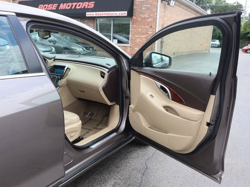 Used 2010 Buick LaCrosse CXL w/ Luxury Package AWD/4WD image 10
