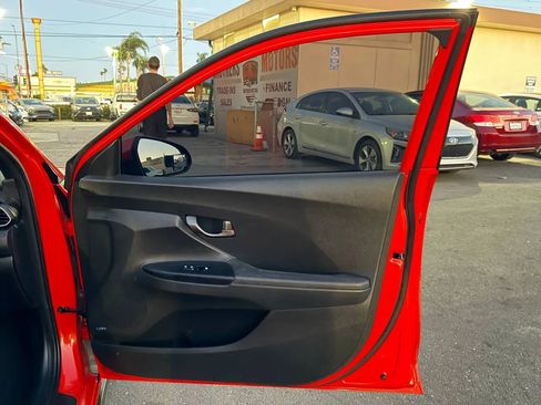 Used 2019 Hyundai Veloster Turbo R-Spec image 28