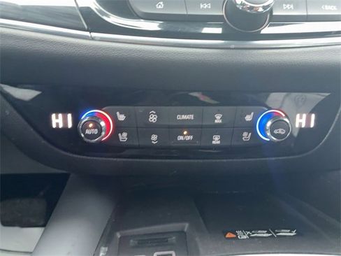 Used 2024 Buick Enclave Premium image 22