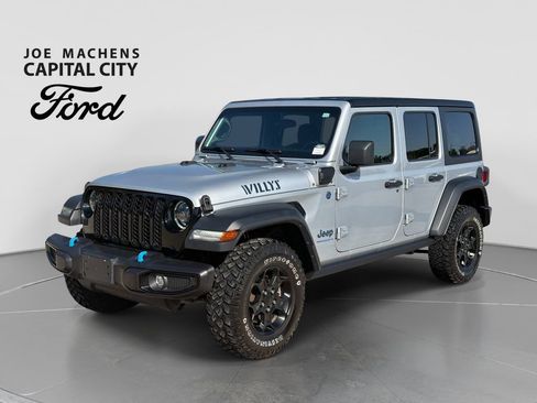Used 2023 Jeep Wrangler Unlimited w/ Cold Weather Group AWD/4WD image 9