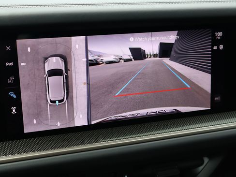 Certified 2025 Porsche Cayenne Turbo AWD/4WD image 19