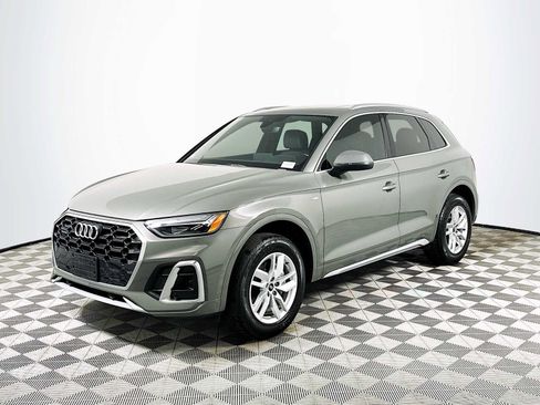Certified 2023 Audi Q5 2.0T Premium w/ Convenience Package AWD/4WD image 3