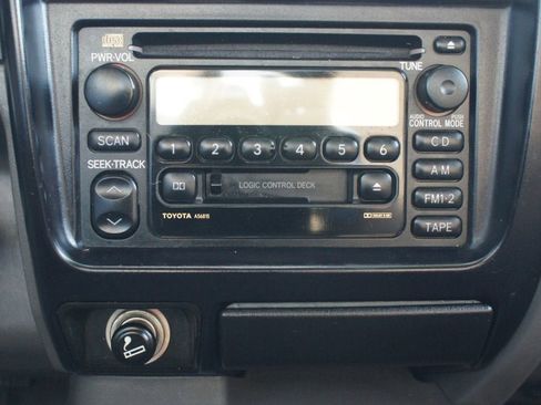 Used 2004 Toyota Tacoma PreRunner image 6