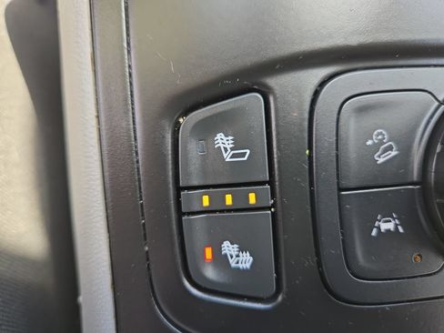 Used 2024 GMC Terrain SLT AWD/4WD image 34