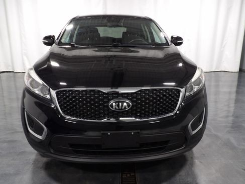 Used 2017 Kia Sorento L FWD image 2