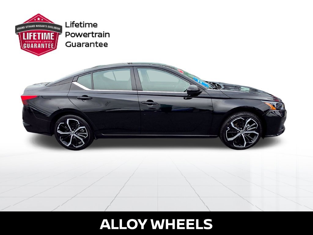 Certified 2025 Nissan Altima 2.5 SR FWD image 7