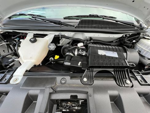 Used 2018 Chevrolet Express 2500 w/ Driver Convenience Package image 19