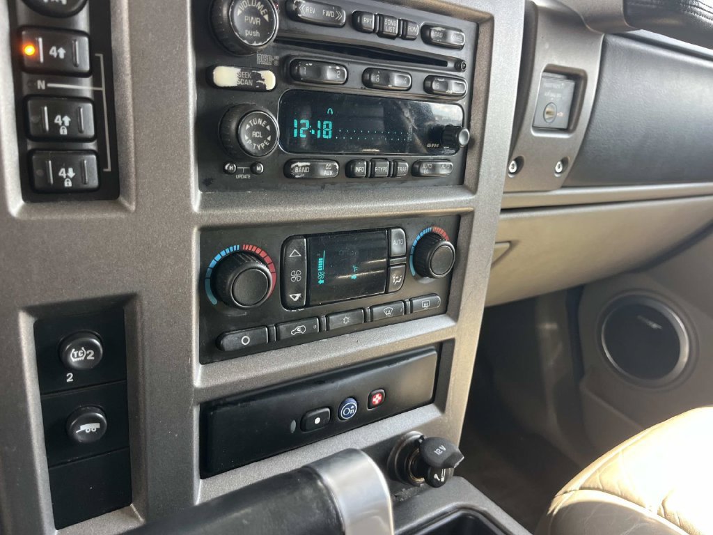 Used 2004 HUMMER H2 w/ Preferred Equipment Group AWD/4WD image 34