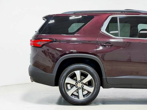 Used 2023 Chevrolet Traverse LT w/ LT Premium Package AWD/4WD image 12