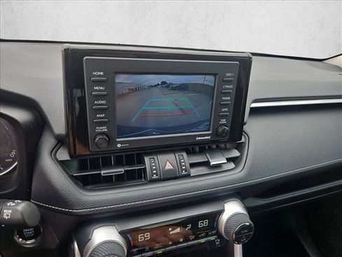 Used 2022 Toyota RAV4 XLE Premium FWD image 14