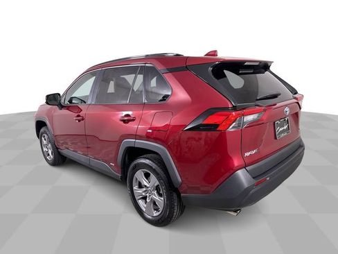 Used 2022 Toyota RAV4 XLE w/ Convenience Package AWD/4WD image 6