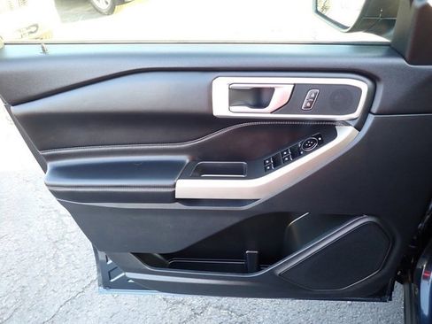 Certified 2022 Ford Explorer XLT w/ Equipment Group 202A image 23