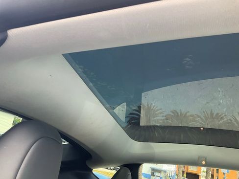 Used 2021 Tesla Model Y Long Range image 57