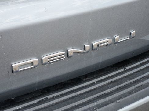 Used 2024 GMC Yukon XL Denali w/ Advanced Technology Package RWD image 13